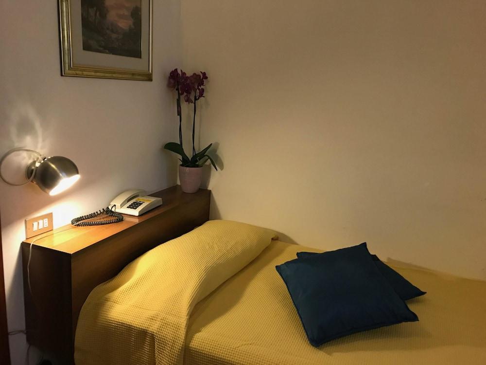 Hotel Garden Ristorante Tabiano Terme Екстериор снимка