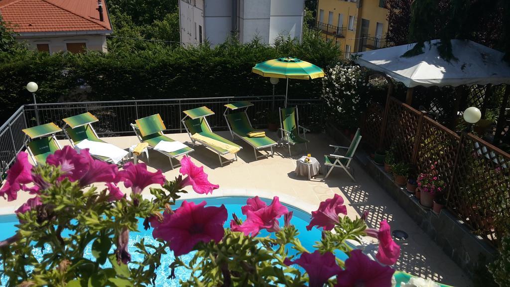 Hotel Garden Ristorante Tabiano Terme Екстериор снимка