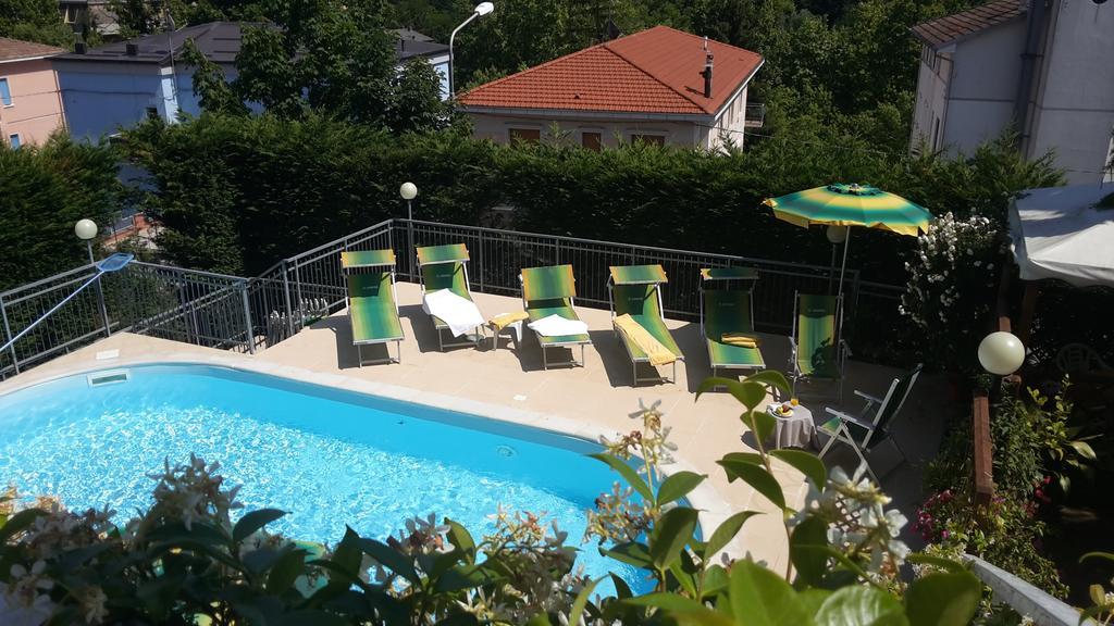 Hotel Garden Ristorante Tabiano Terme Екстериор снимка
