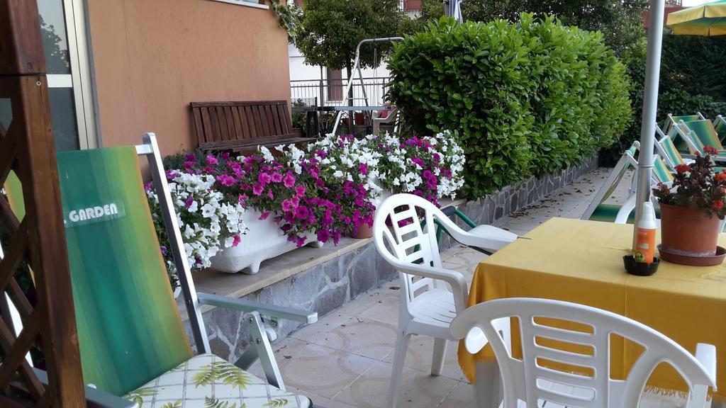 Hotel Garden Ristorante Tabiano Terme Екстериор снимка