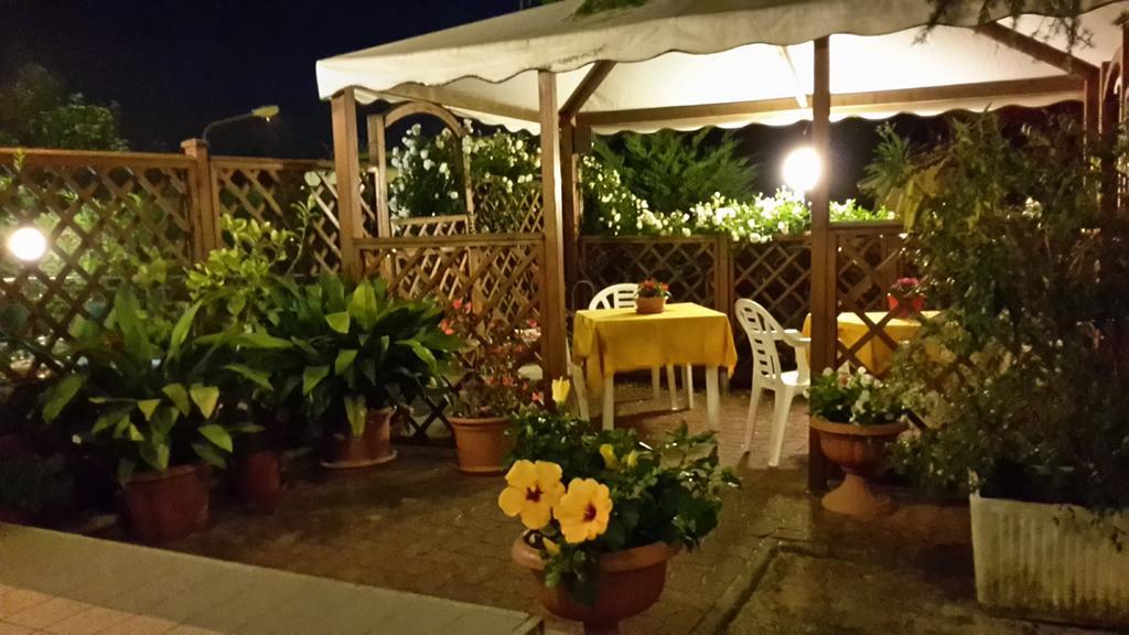 Hotel Garden Ristorante Tabiano Terme Екстериор снимка