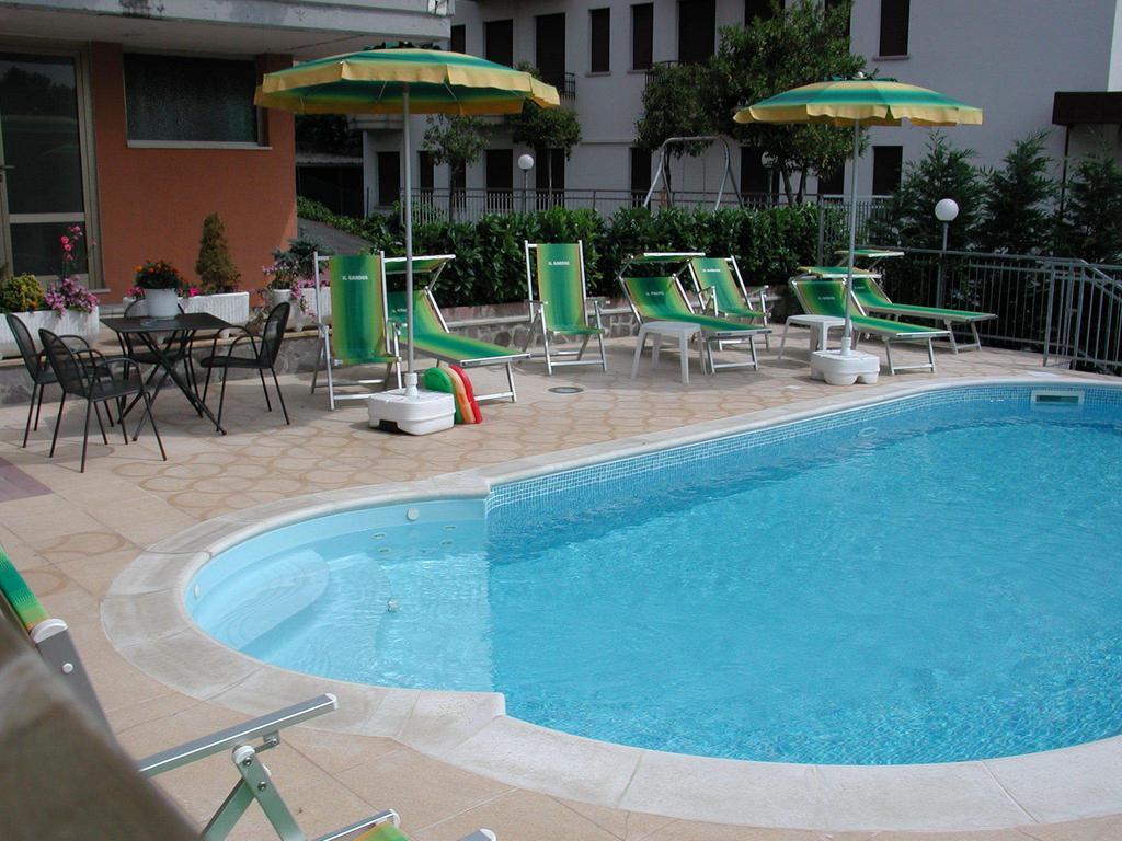 Hotel Garden Ristorante Tabiano Terme Екстериор снимка