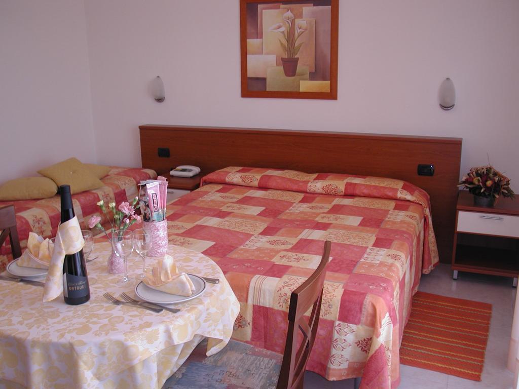 Hotel Garden Ristorante Tabiano Terme Екстериор снимка