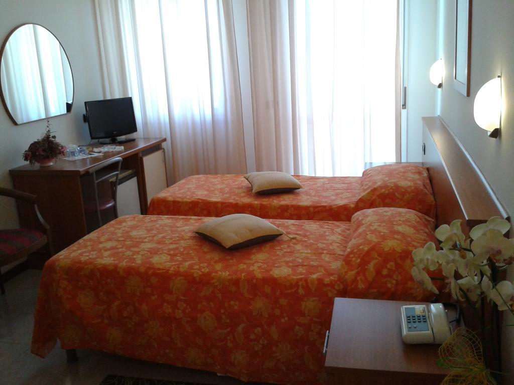Hotel Garden Ristorante Tabiano Terme Екстериор снимка