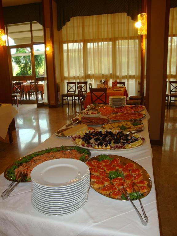 Hotel Garden Ristorante Tabiano Terme Екстериор снимка
