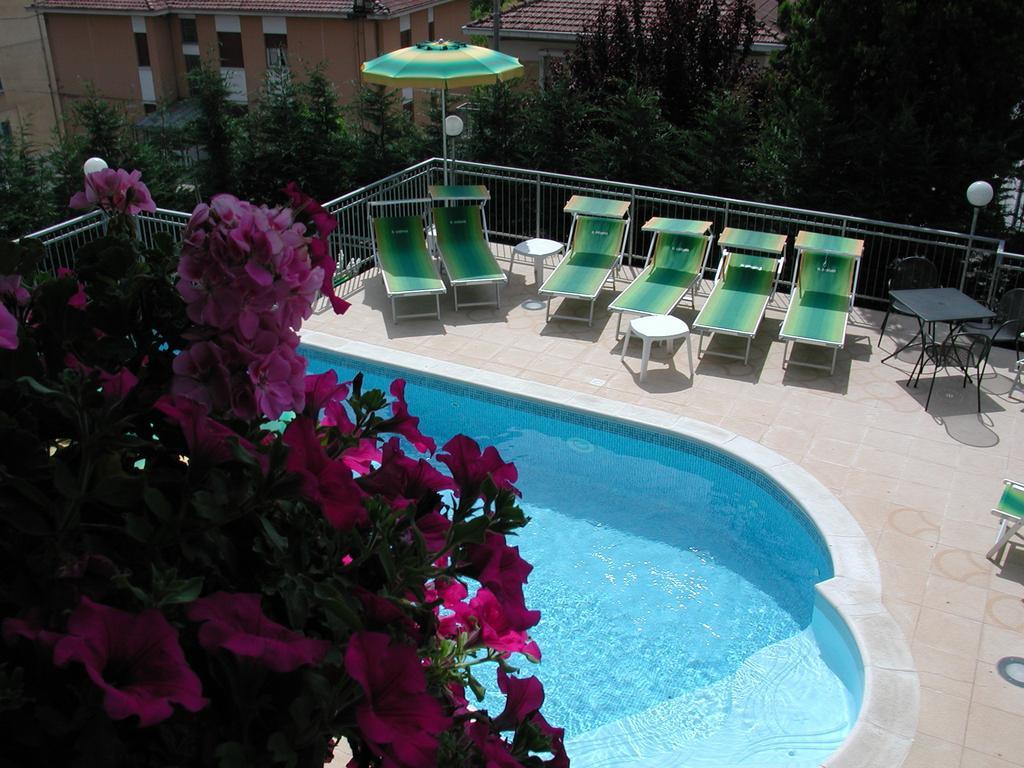 Hotel Garden Ristorante Tabiano Terme Екстериор снимка