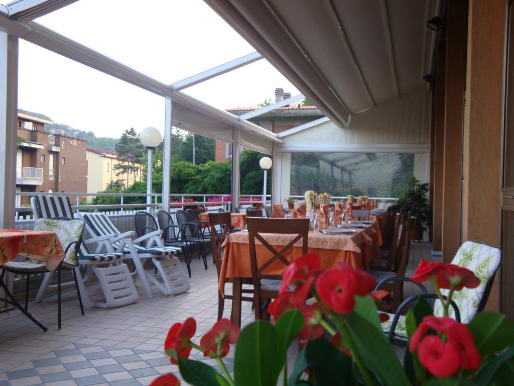 Hotel Garden Ristorante Tabiano Terme Екстериор снимка