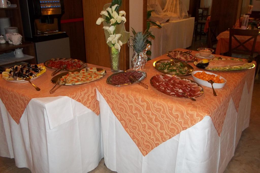 Hotel Garden Ristorante Tabiano Terme Екстериор снимка